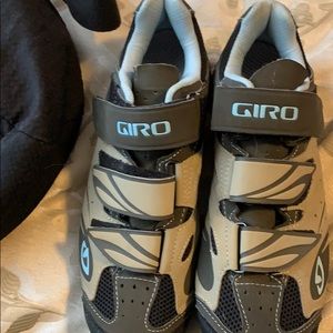GIRO spin shoes never worn
